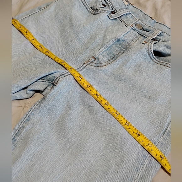Levi's Premium 501 | EUC Original HighRise Cropped Jeans | Light Wash | Size 26 - Picture 7 of 16